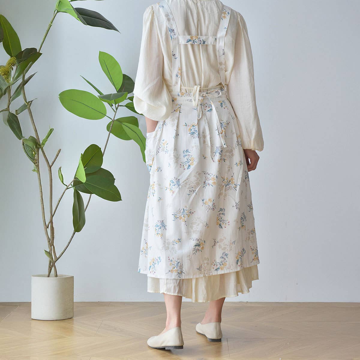 Extended Floral Print Linen Aprons with pockets_CWMM3306