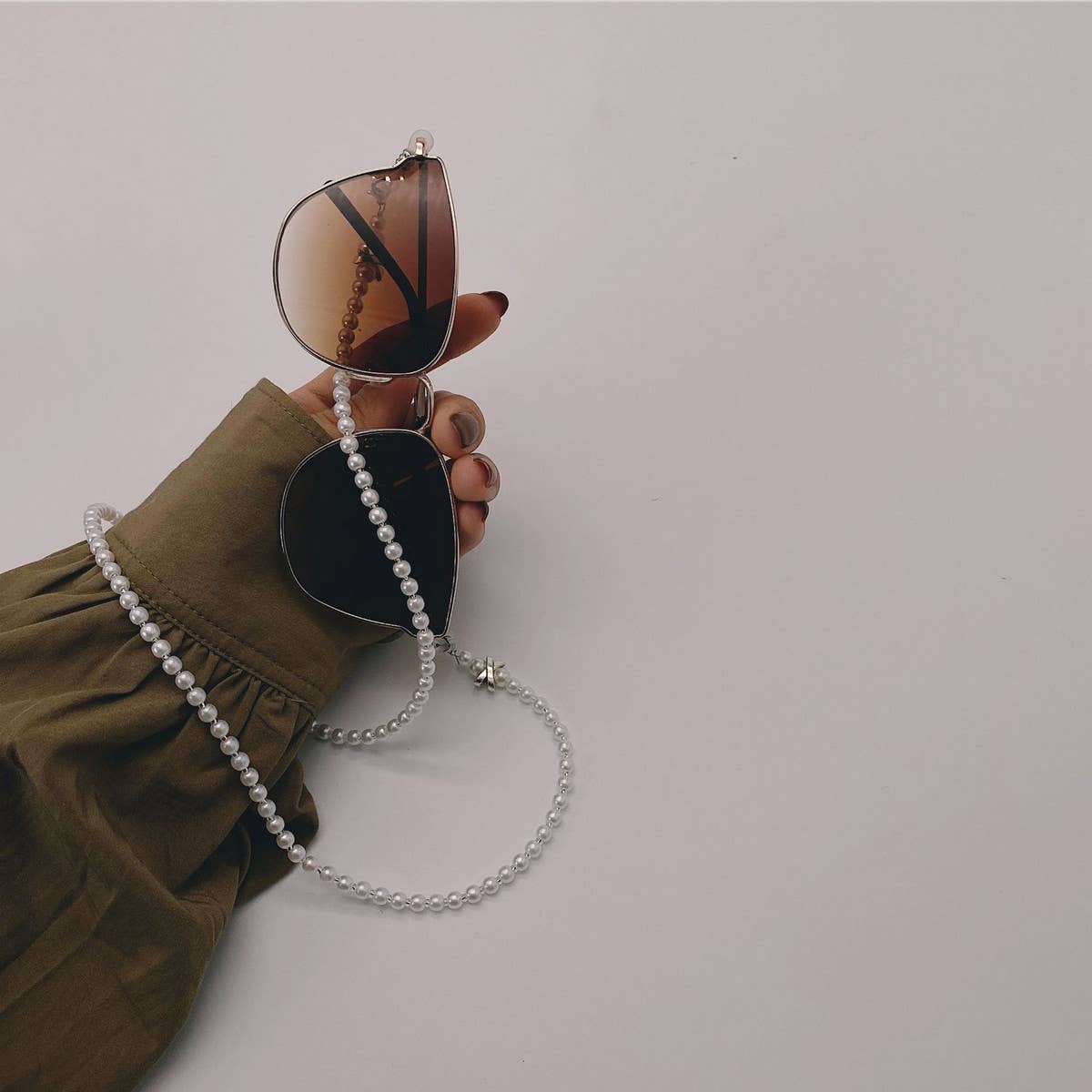 X PEARL BEADED GLASSES LANYARD_CWMM1156