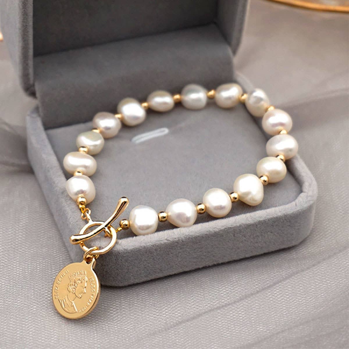 Baroque freshwater pearl bracelet
