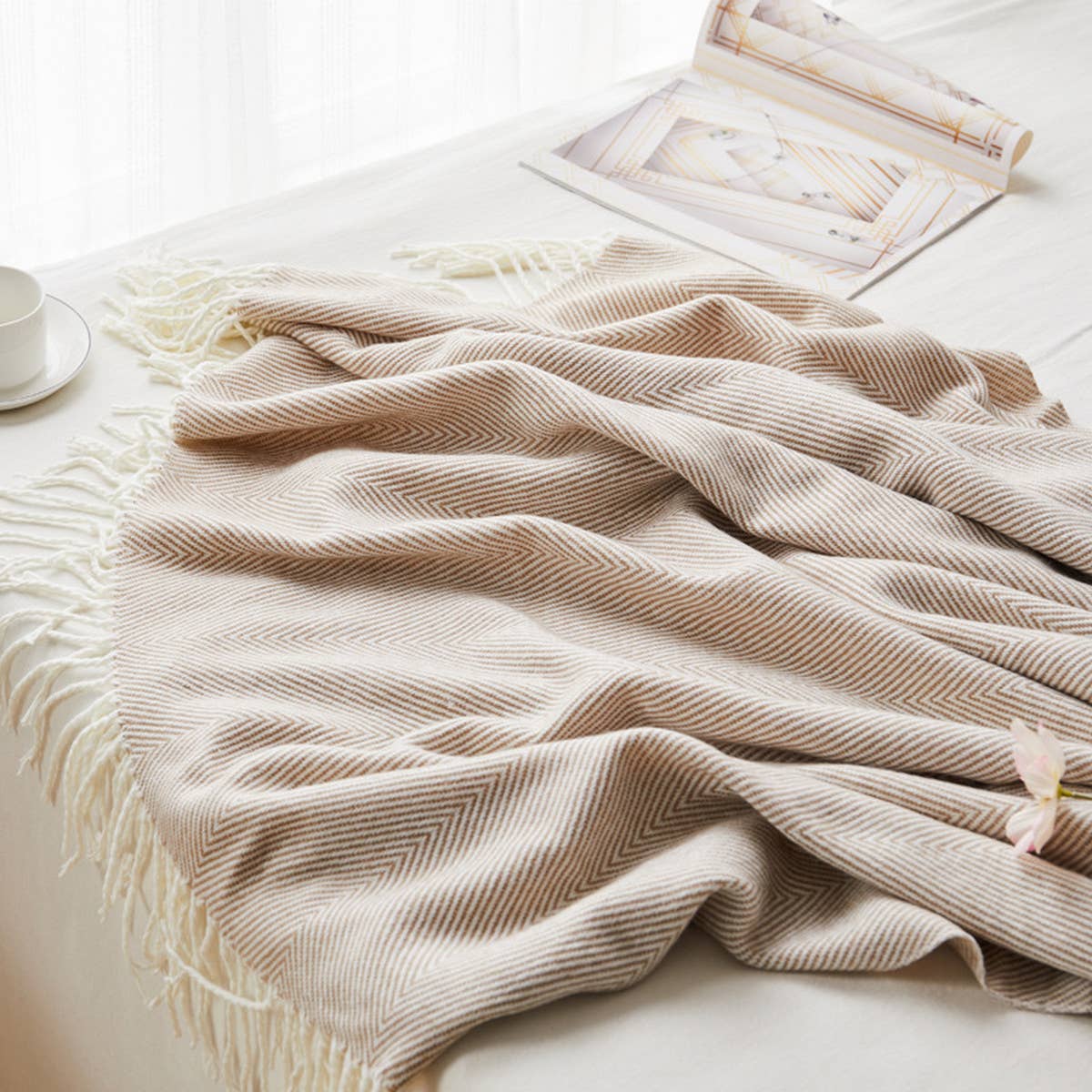 WOVEN JACQUARD TASSEL THROW BLANKET_CWMM1472