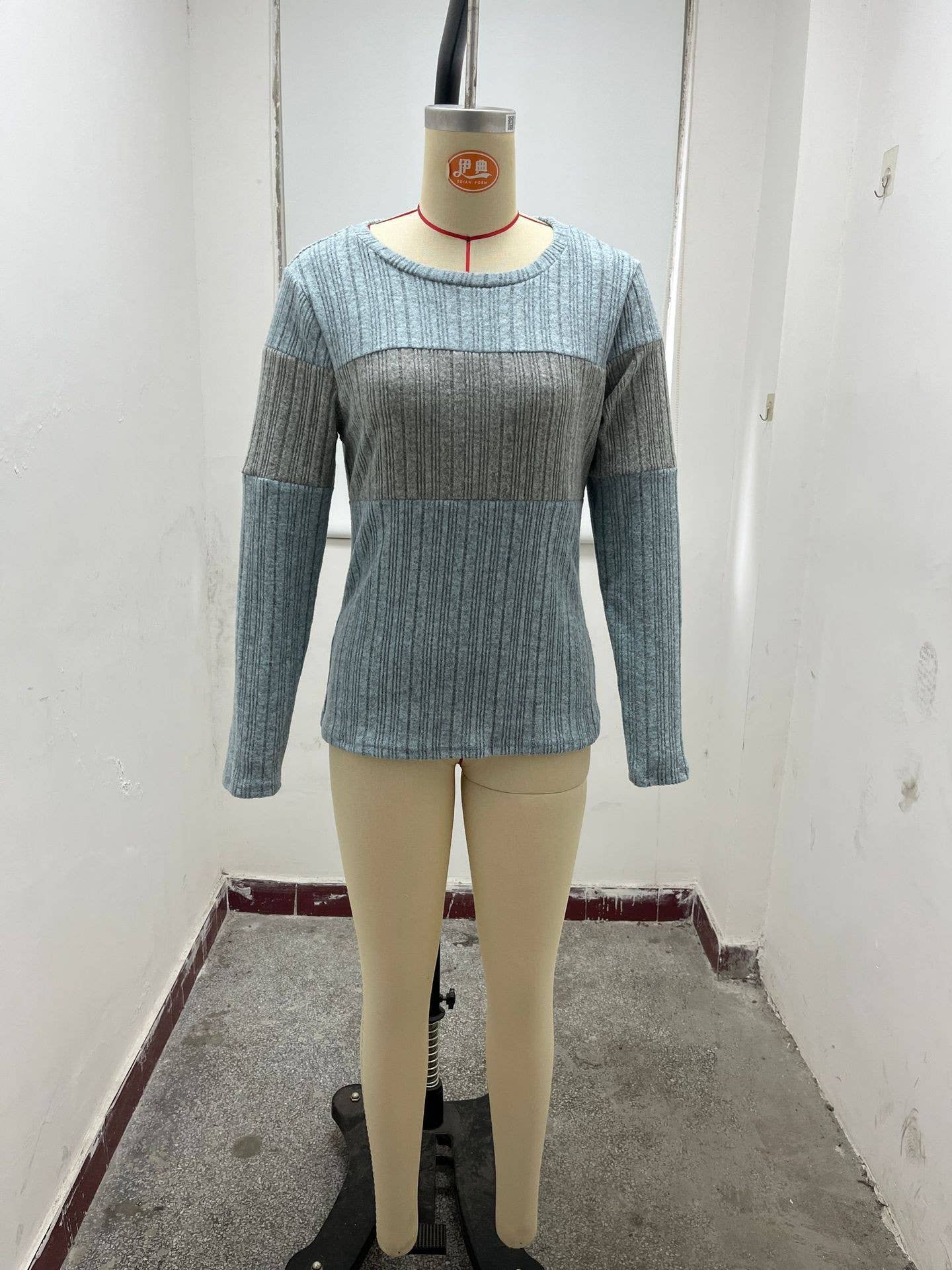 SPLICED CREW NECK LONG SLEEVE TOP T-SHIRT