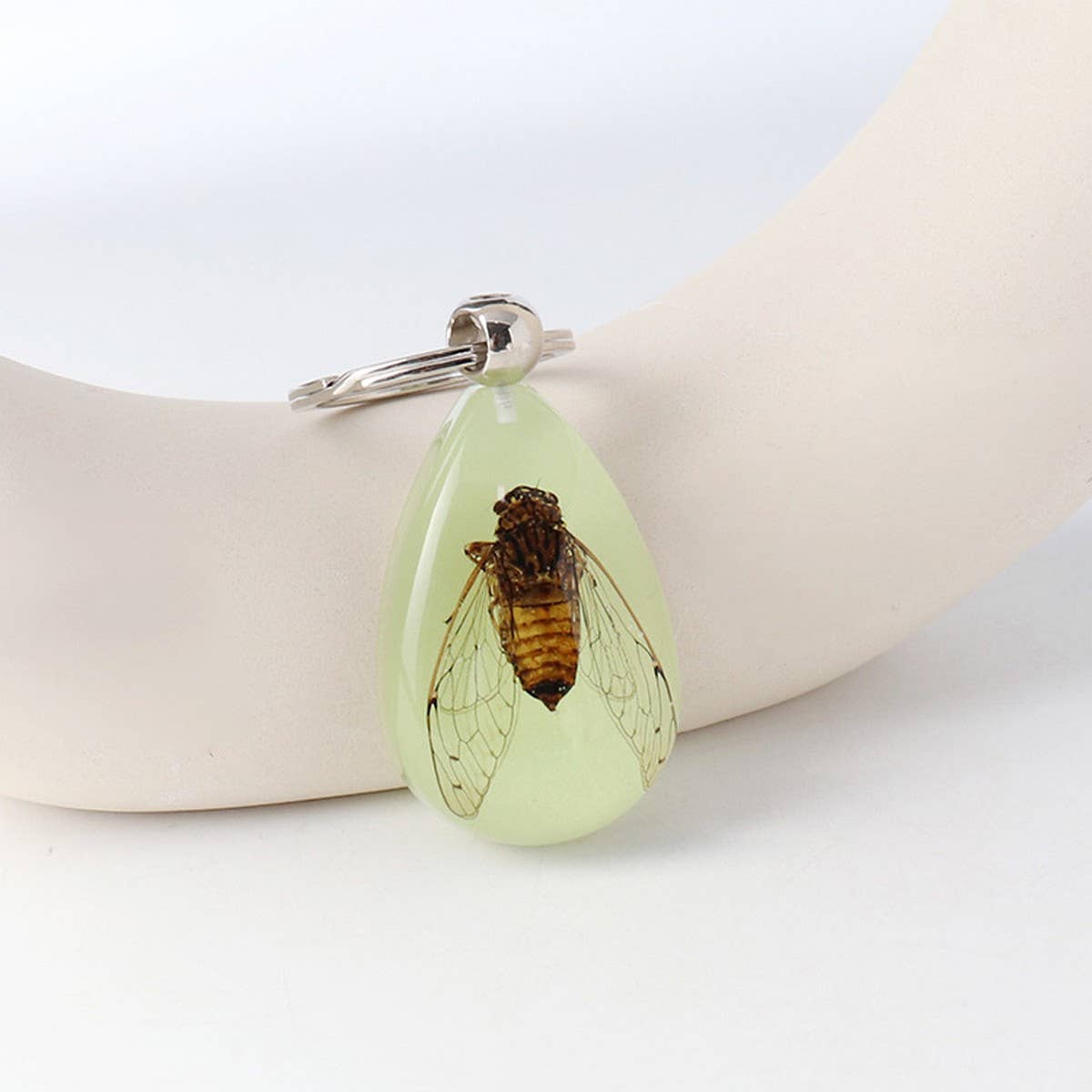 AMBER GLOW-IN-THE-DARK INSECT KEYCHAIN PENDANT_CWMM3698