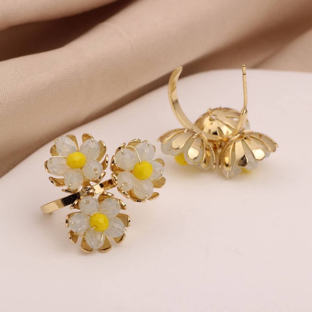 SWEET AND ELEGANT HAND-WOVEN CRYSTAL EARRINGS