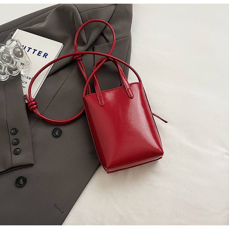 Glossy simple and niche single-shoulder bag