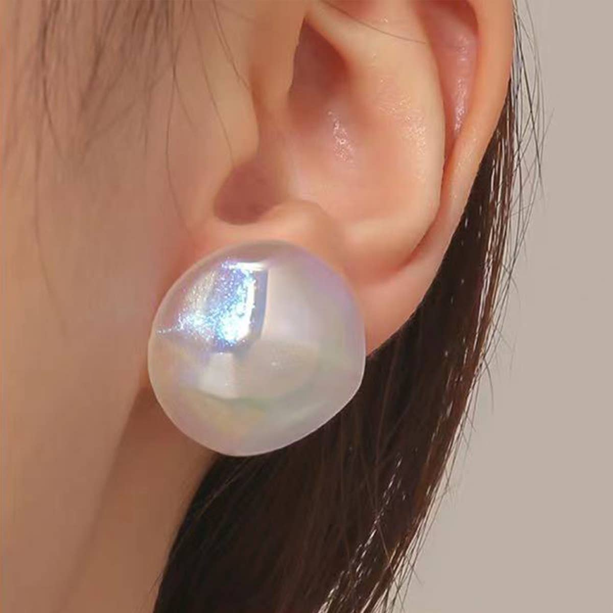 FAUX PEARL DESIGN STUD EARRINGS