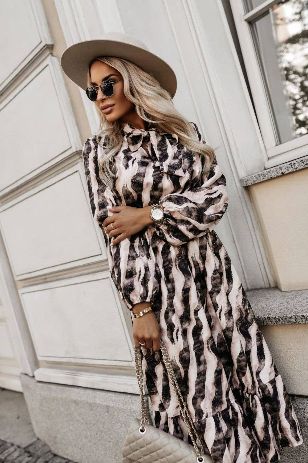 STYLISH ZEBRA-PRINT DRESS WITH BOW WAIST