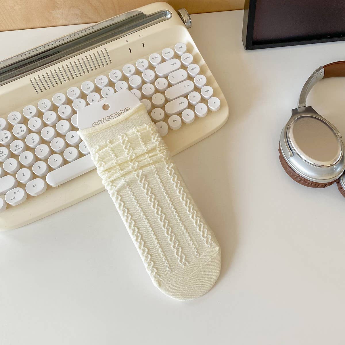 CWMS2504_MIDDLE-TUBE STRAIGHT SOCKS WITH CURLED EDGES