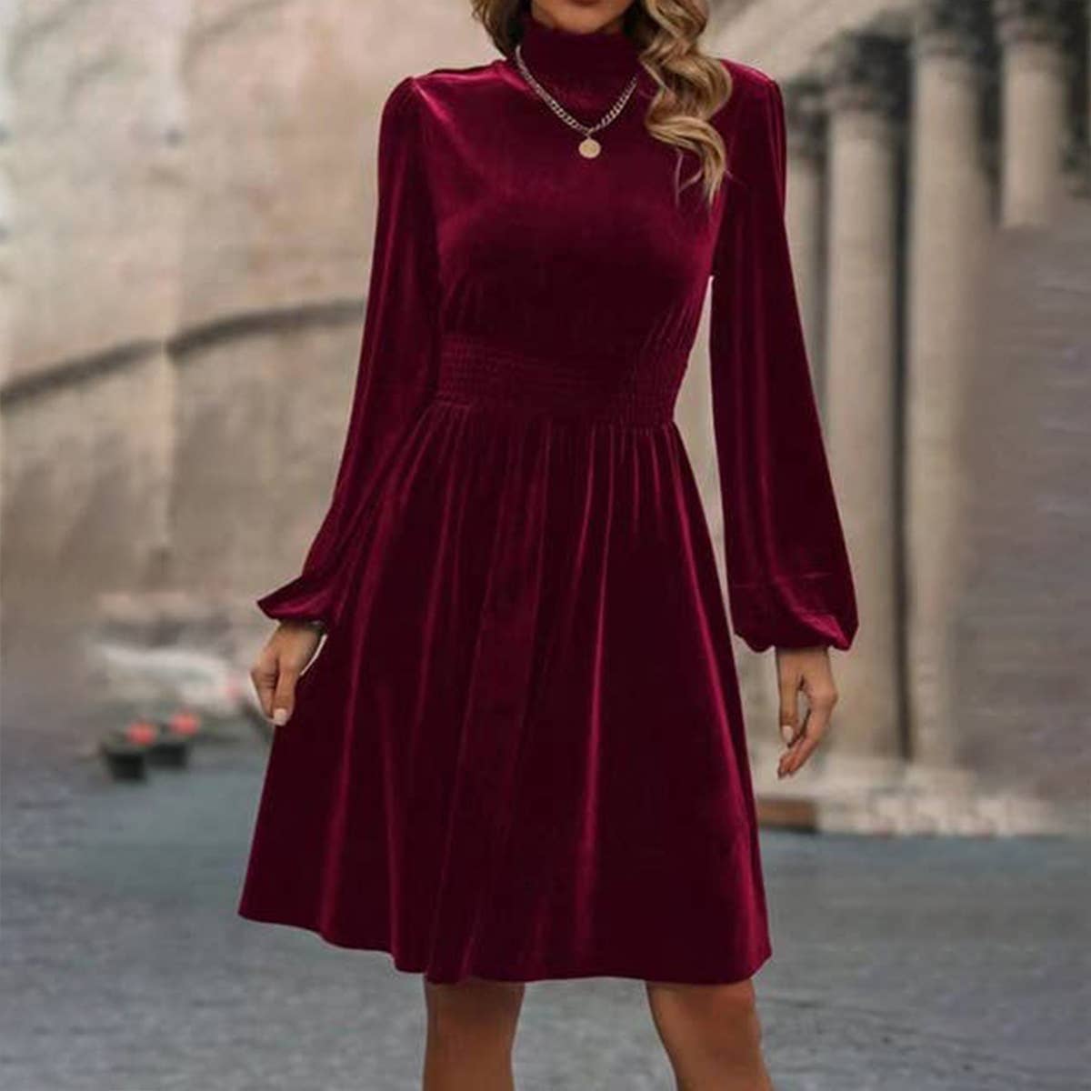 VELVET LONG-SLEEVED DRESS WITH WAIST TUCKED
