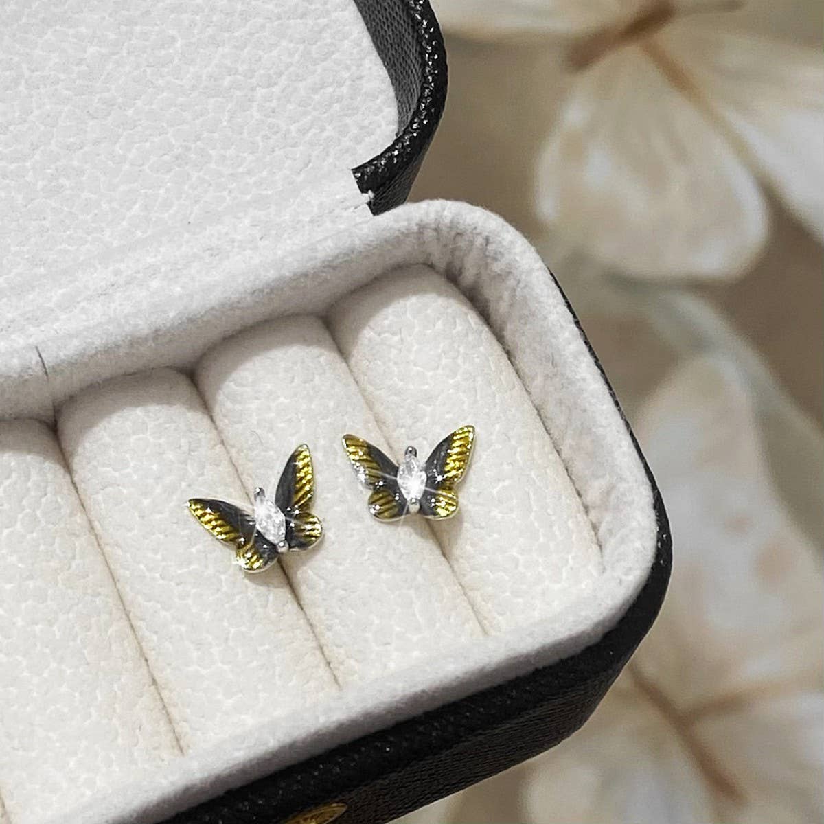 FASHIONABLE EXQUISITE BUTTERFLY EARRINGS FOR WOMEN