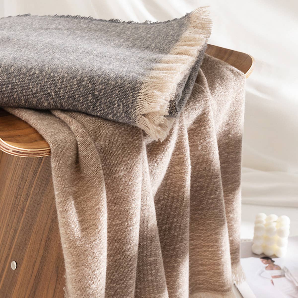 VINTAGE SCARF WITH FLORAL PATTERN