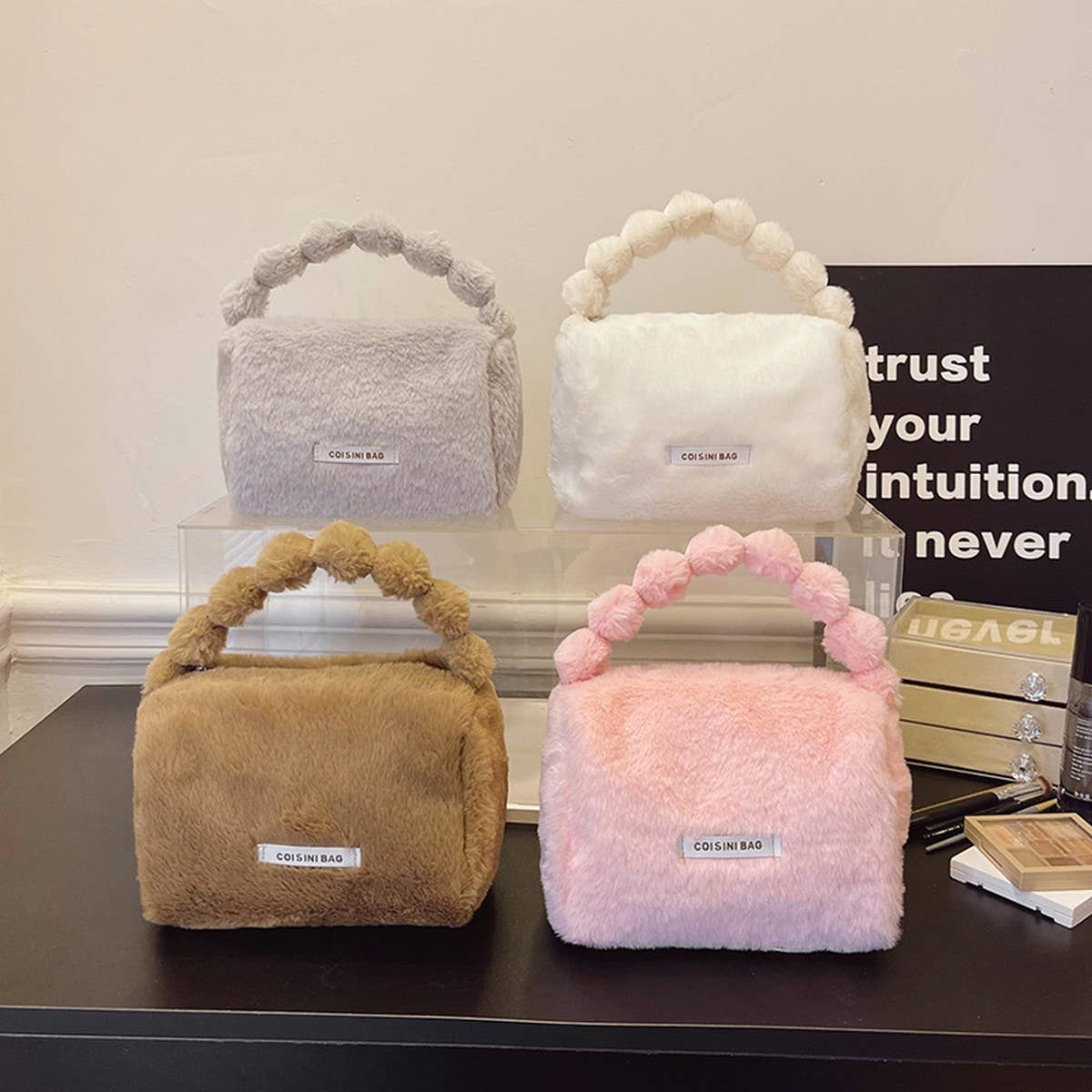 NEW PORTABLE LARGE CAPACITY PLUSH COSMETIC BAG_CWAB4426