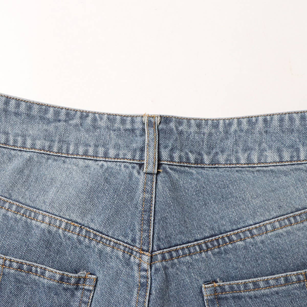 HIGH WAISTED COLOR BLOCKING STRAIGHT CASUAL JEANS_CWJP0200