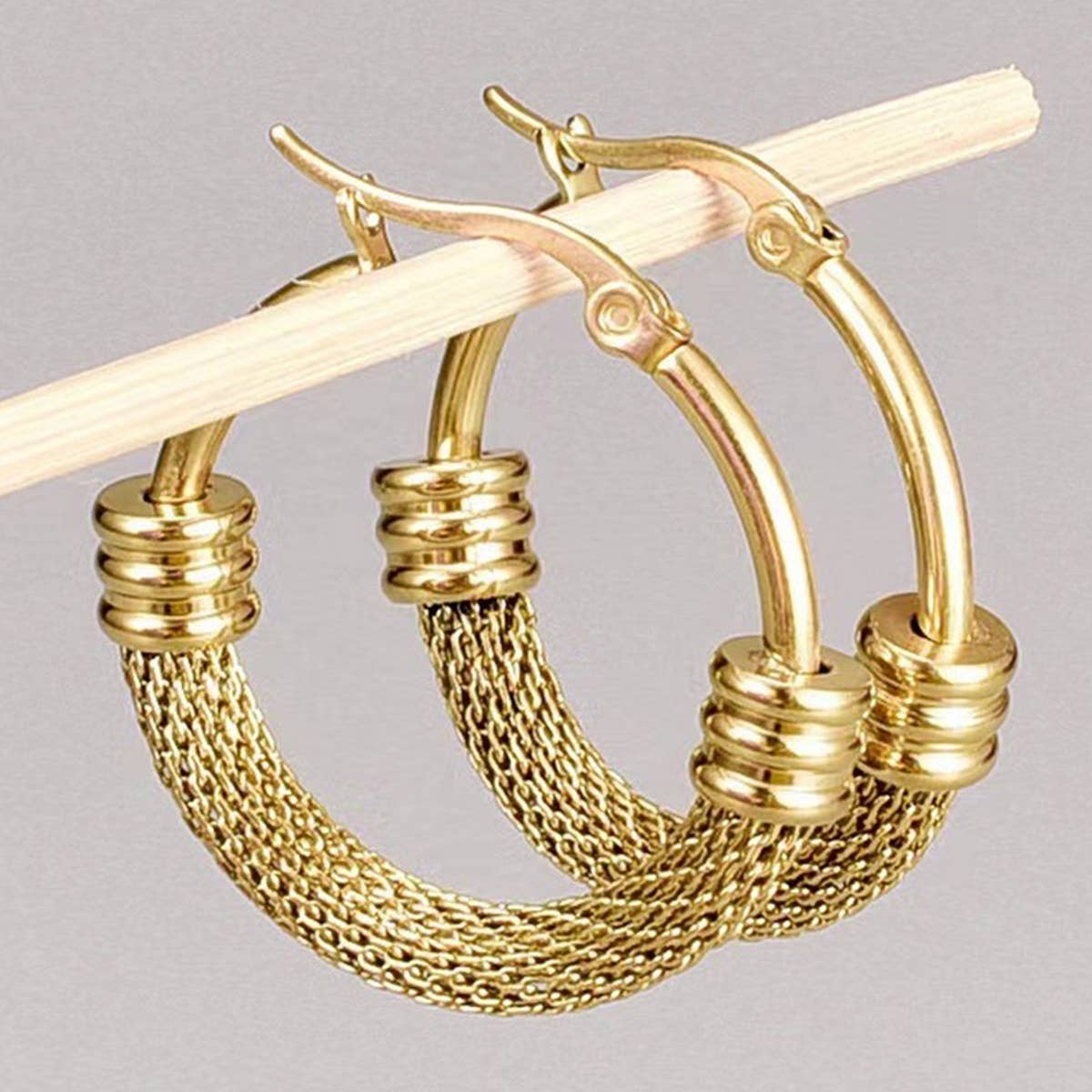 18K GOLD PLATED LINK MESH HOOP EARRINGS_CWAJE0570