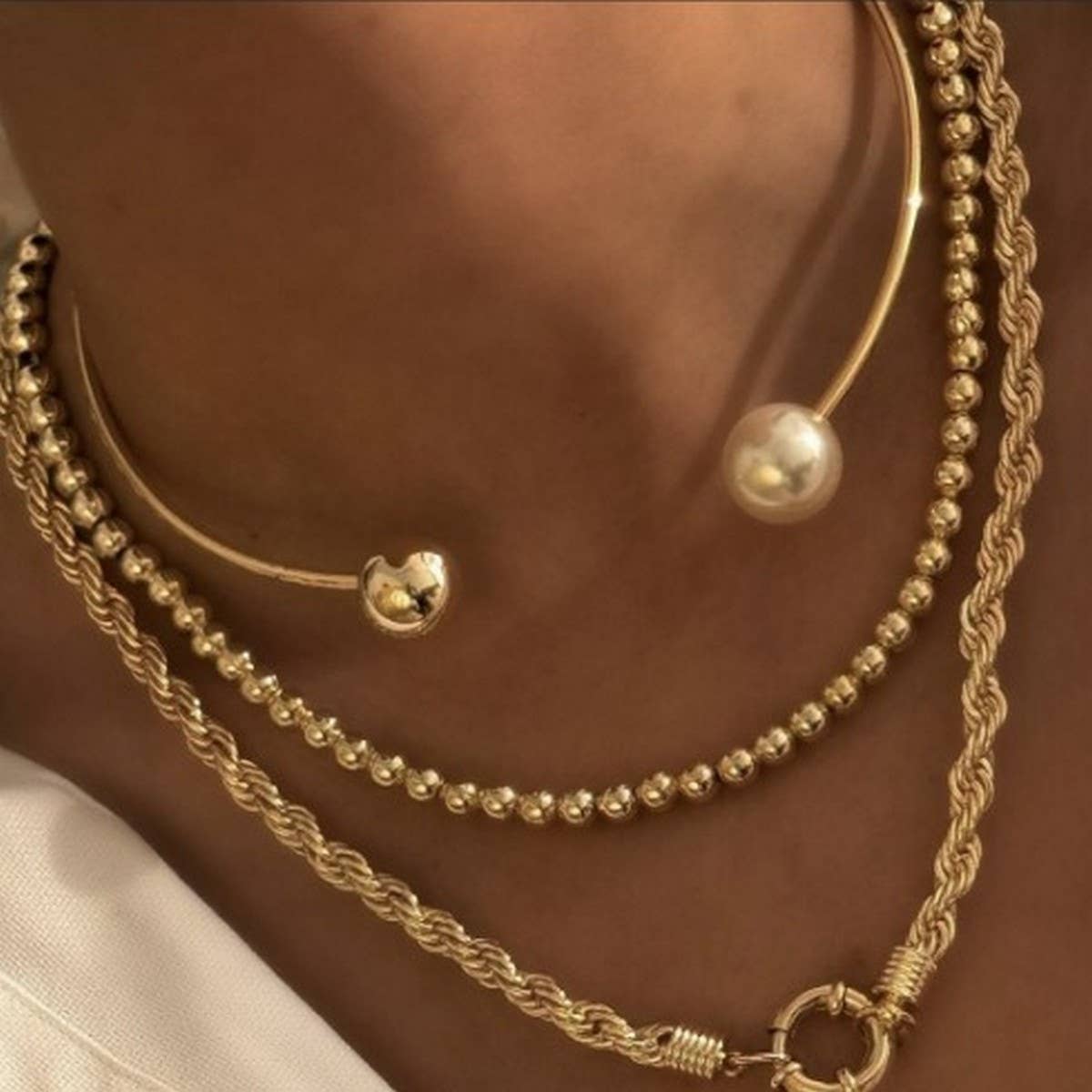 VERSATILE GEOMETRIC FAUX PEARL TWISTED NECKLACE