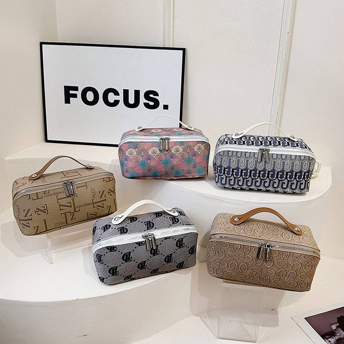 NEW STYLE FLAT RETRO LARGE CAPACITY COSMETIC BAG_CWAB4409