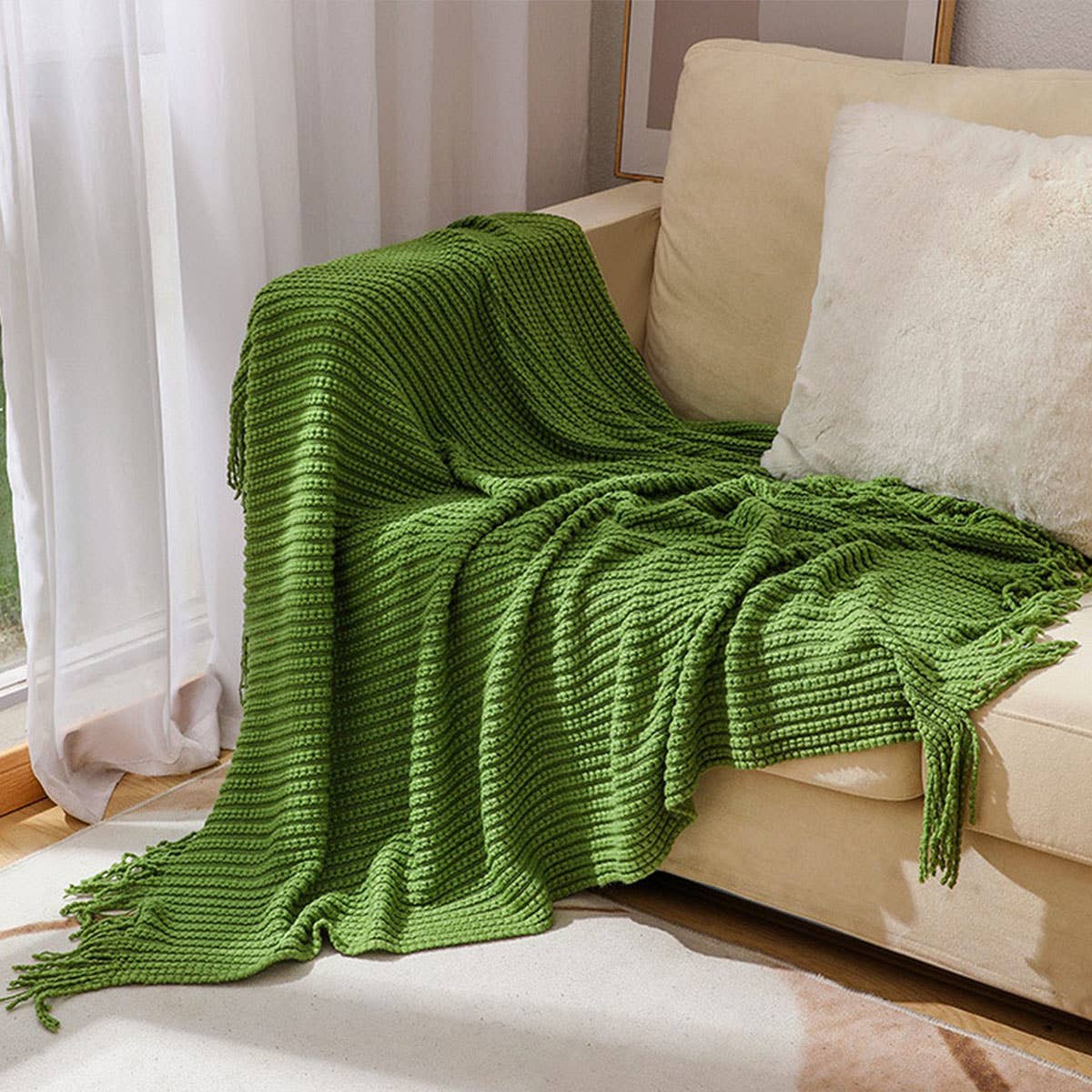 KNITTED SOFT BLANKET WITH TASSELS