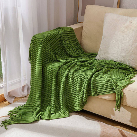 KNITTED SOFT BLANKET WITH TASSELS