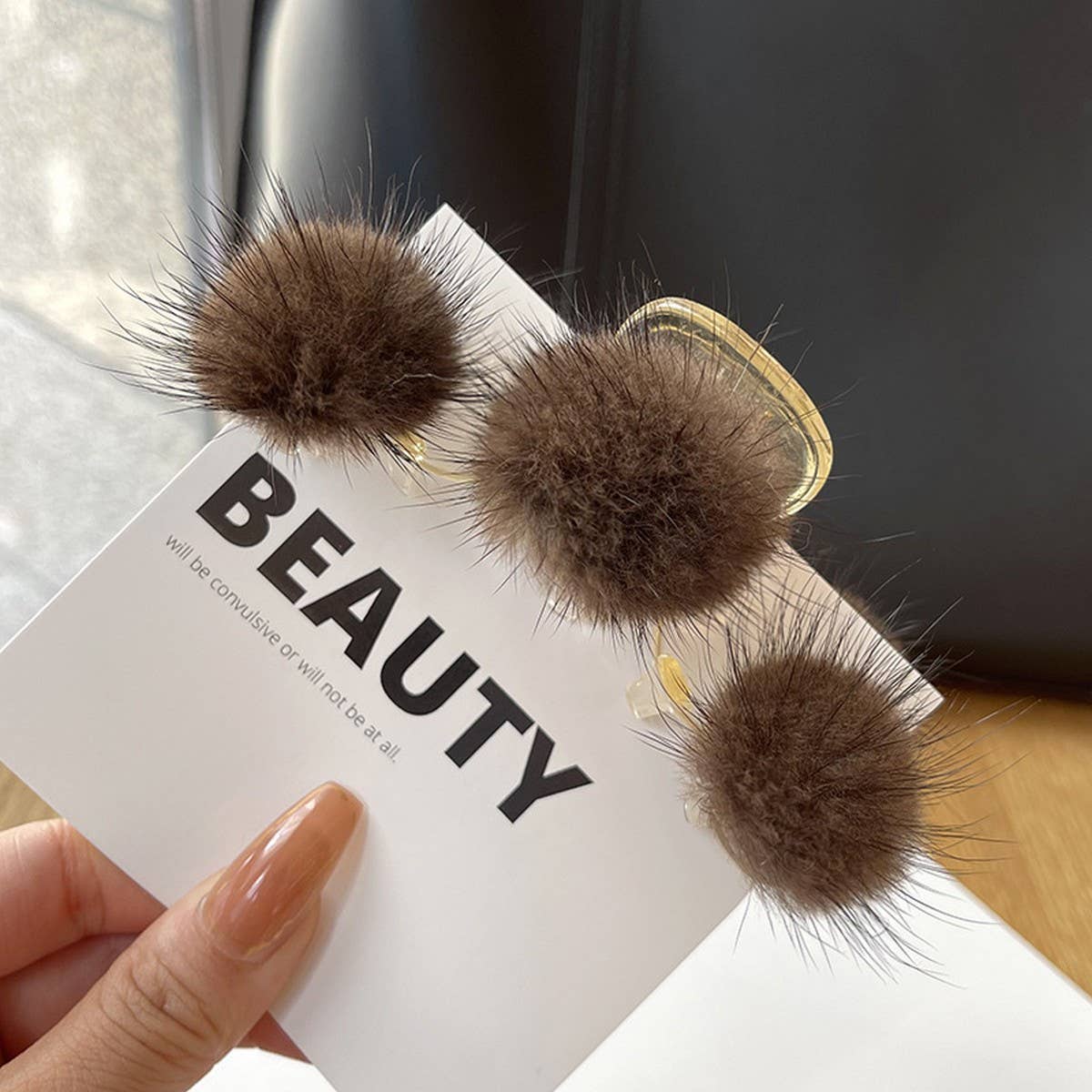 TEMPERAMENT REAL MINK FUR PLUSH BALL HAIRPIN