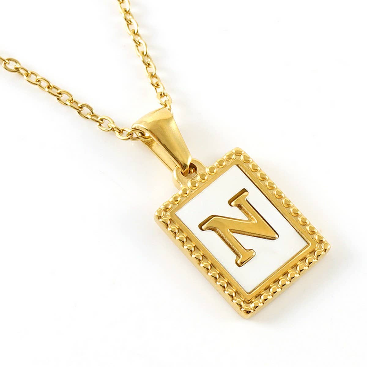 18K GOLD STAINLESS STEEL LETTER SHELL NECKLACE_CWAJE0685