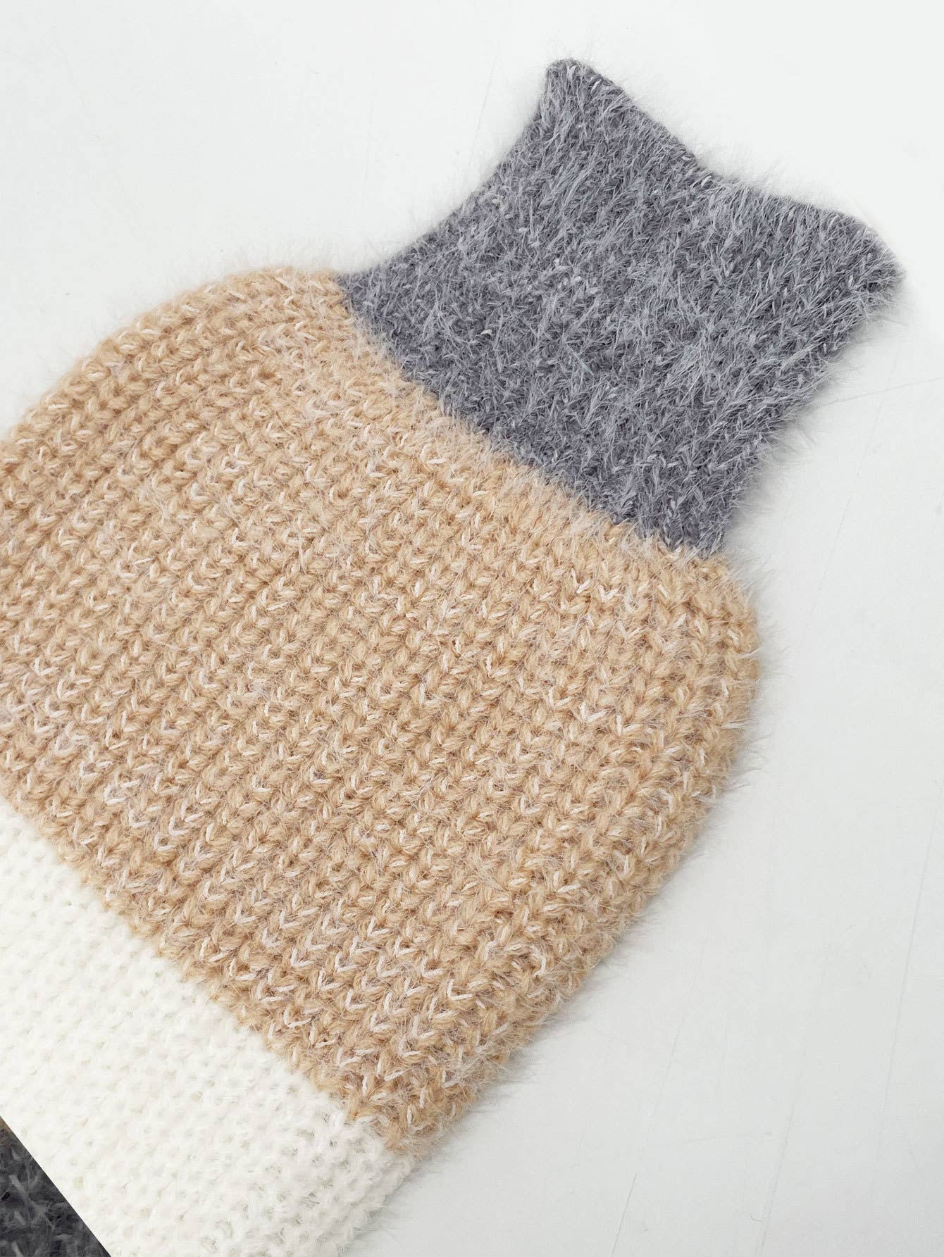 Round-neck long-sleeved knitted dress