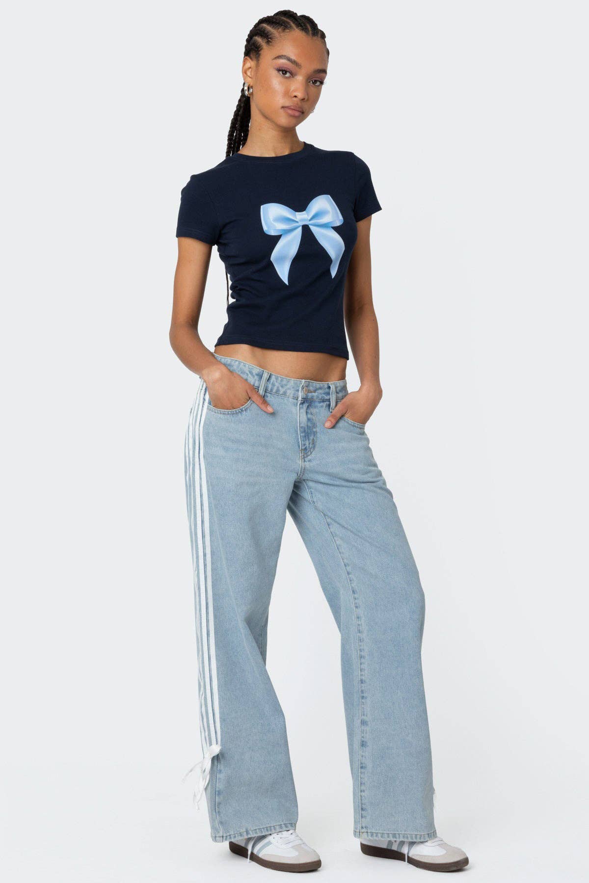WIDE-LEG STRAIGHT LEG JEANS WITH SIDE STRETCH