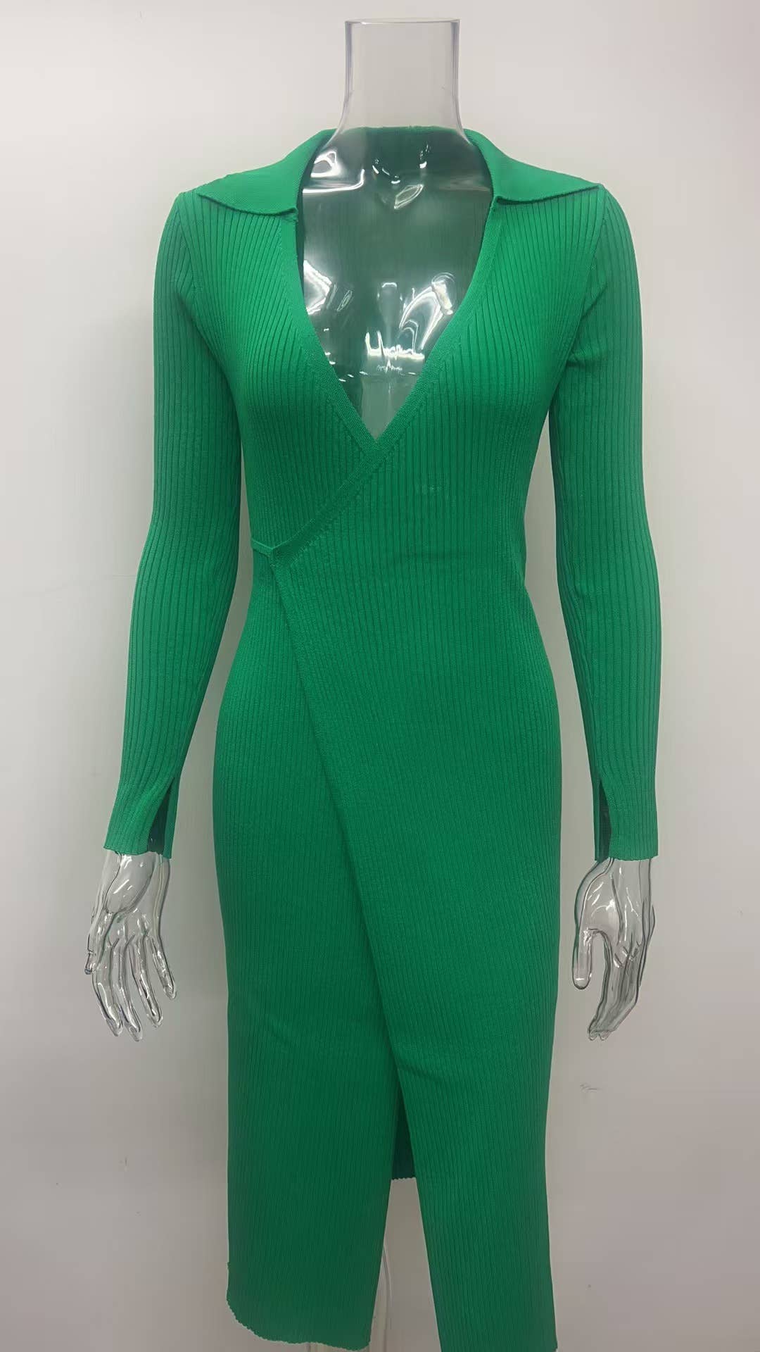 Long-sleeved solid-color fitted sweater dress