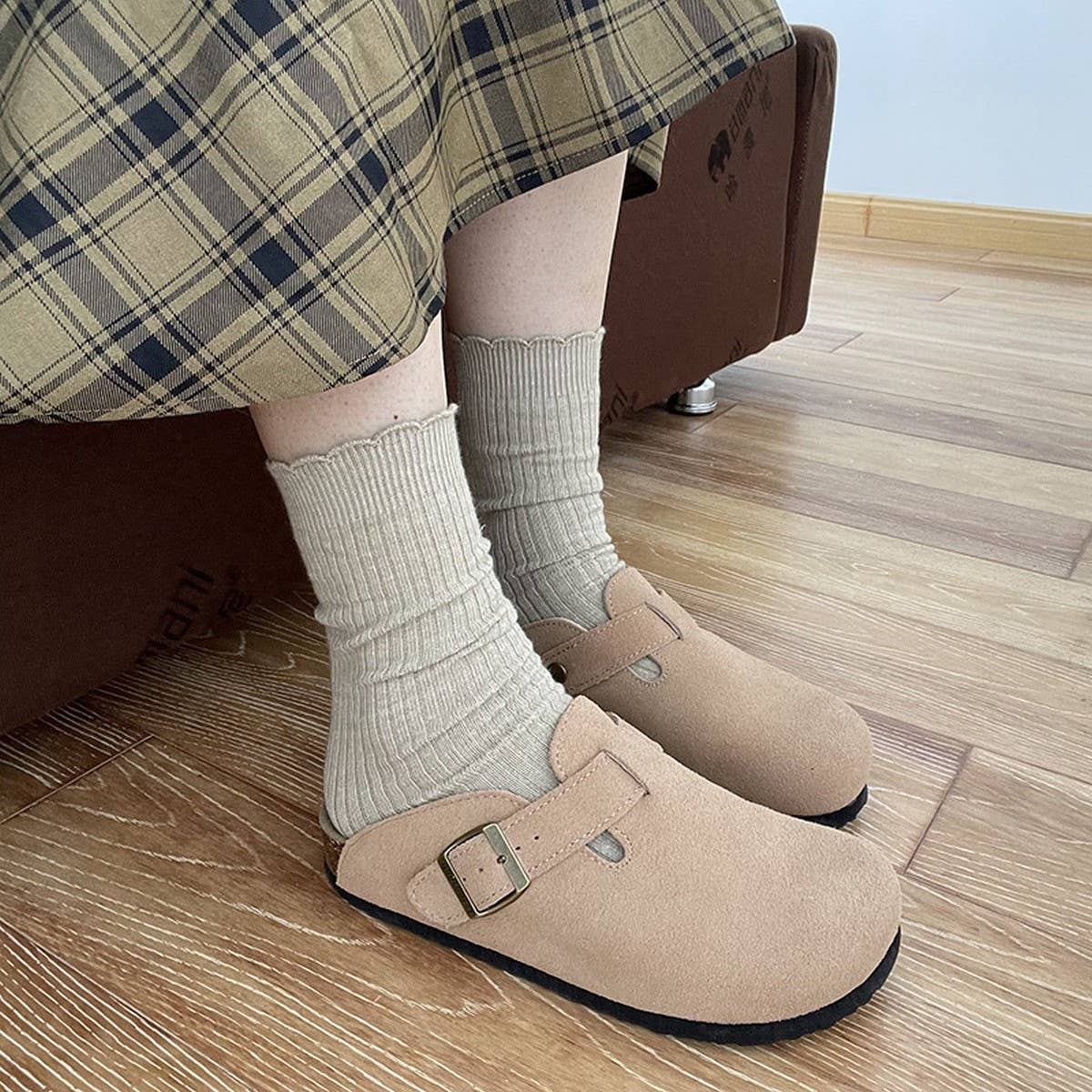 WOMEN'S SOLID COLOR CASHMERE LACE MID-CALF SOCKS