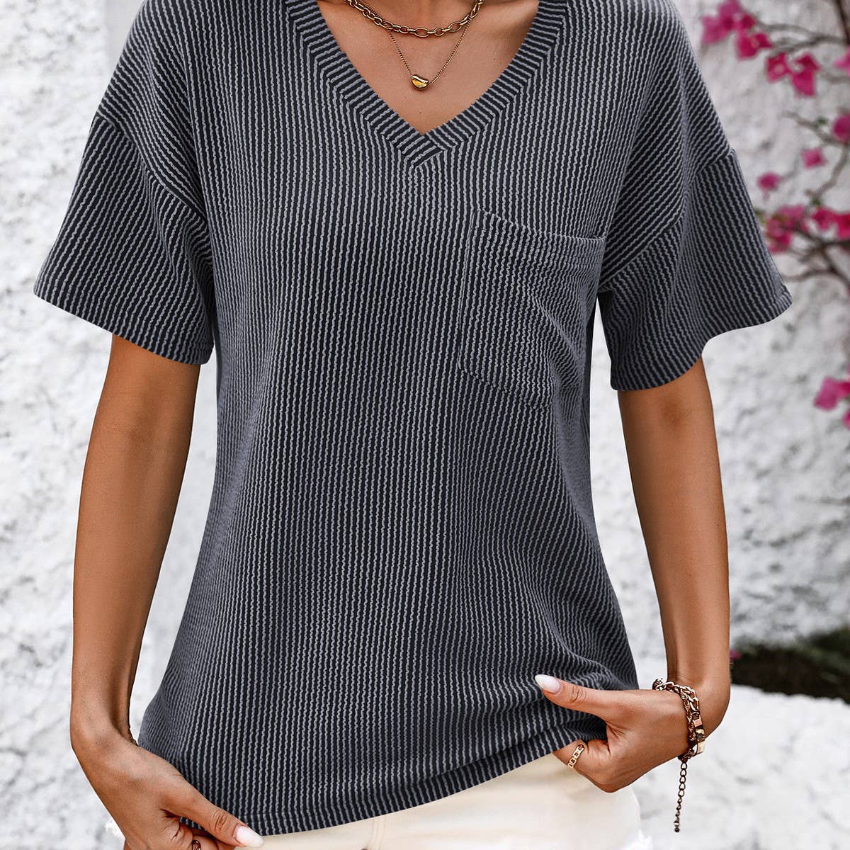 V-neck twist strip short sleeve loose T-shirt