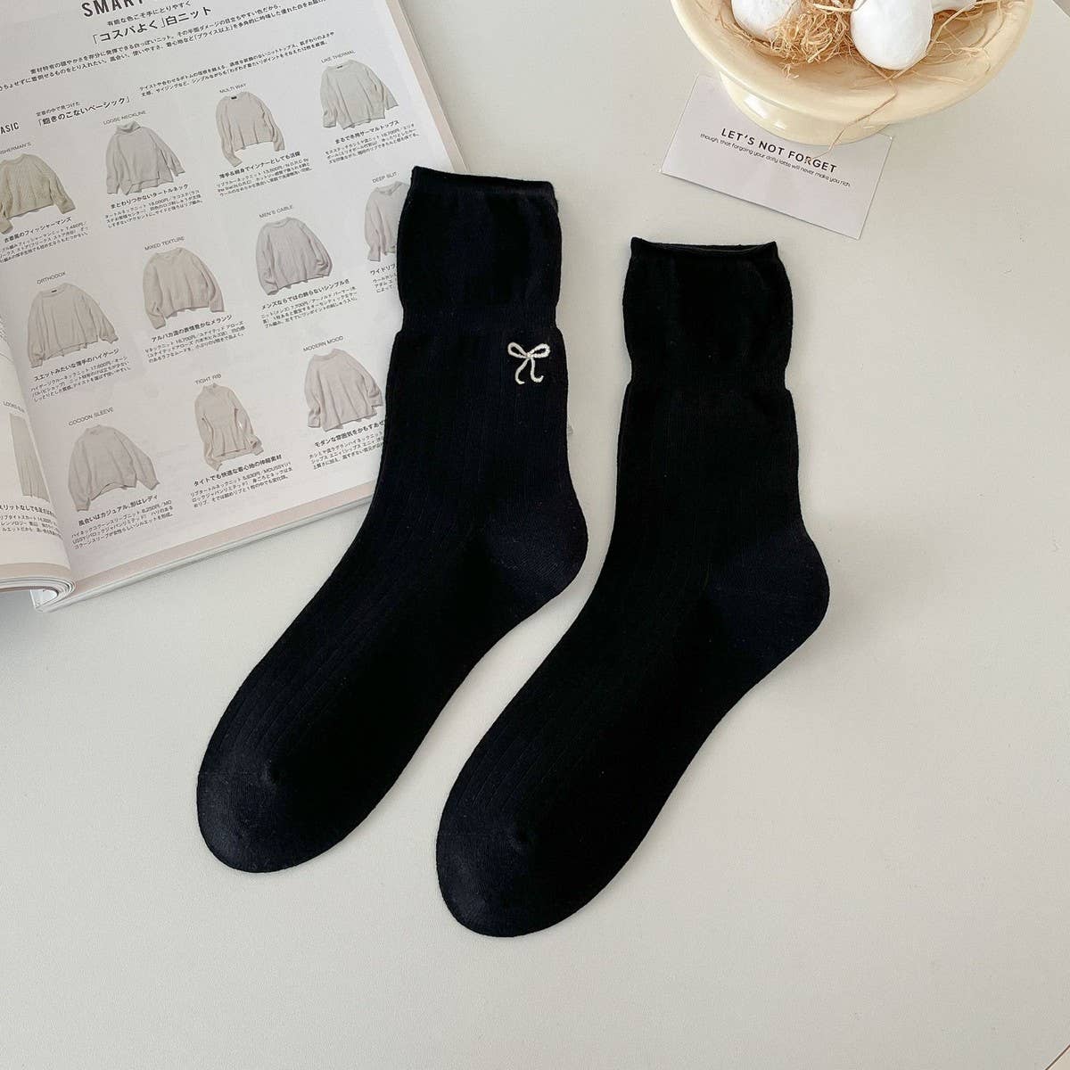 WOMEN'S VERSATILE EMBROIDERED BOW BONELESS SOCKS