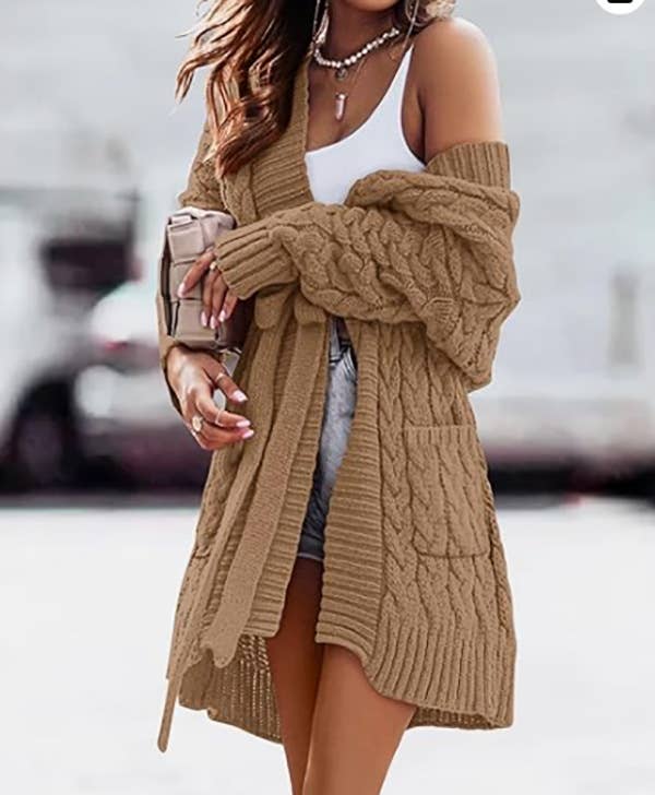 SOLID COLOR TWIST KNIT V-NECK CARDIGAN