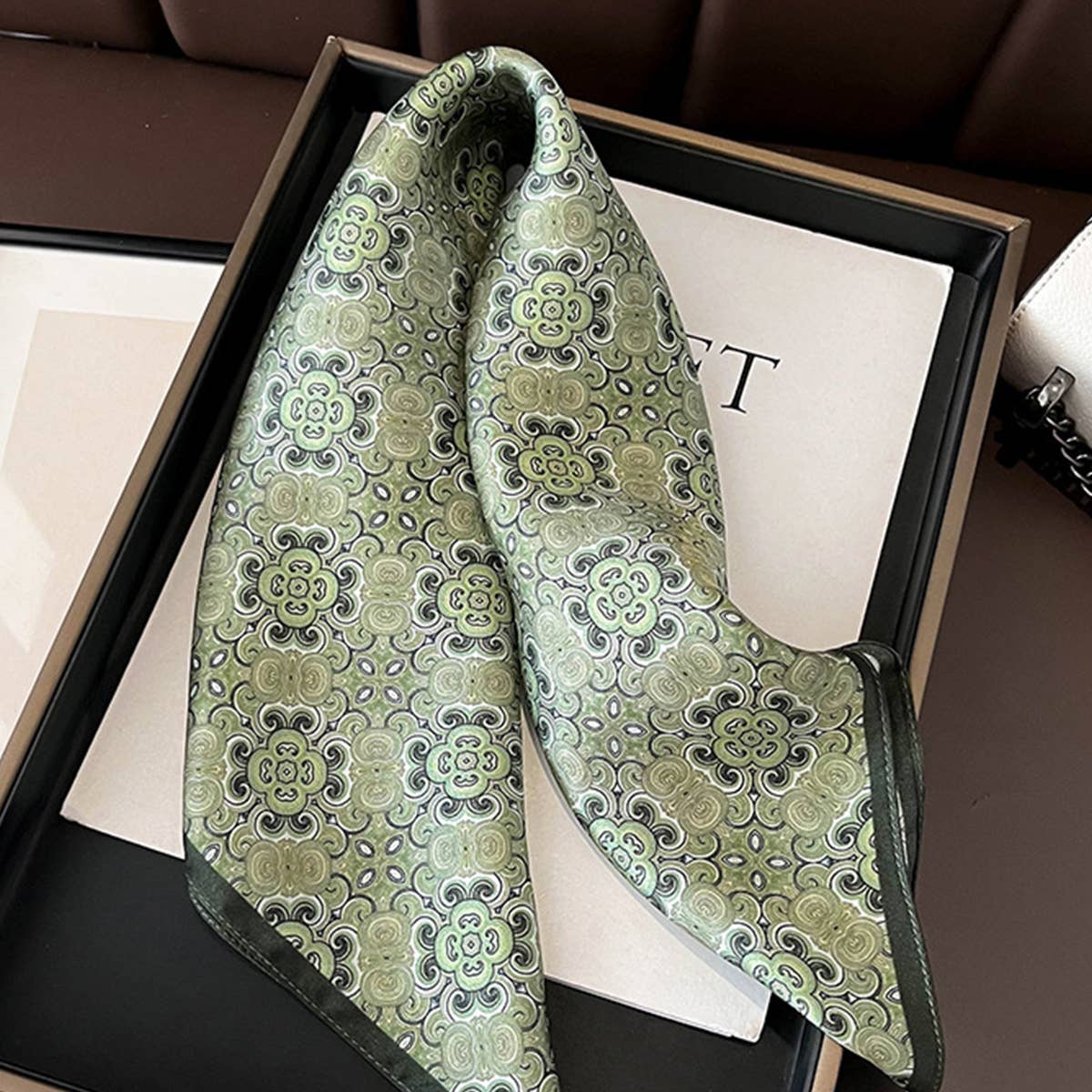 Vintage Scarf ? 100% Mulberry Silk Neck Square