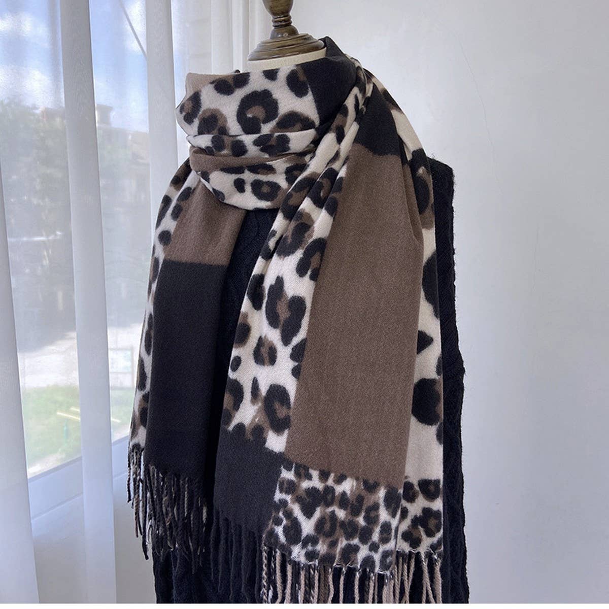 Leopard Colorblock Scarf ? Warm Tassel Winter Wrap