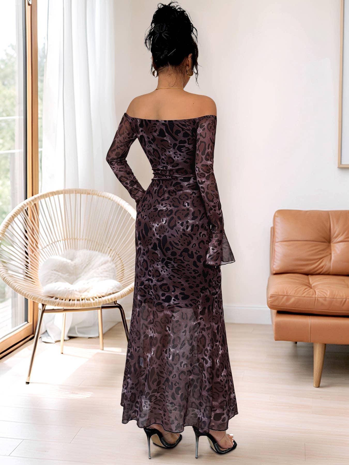 One-shoulder long-sleeved leopard print dress