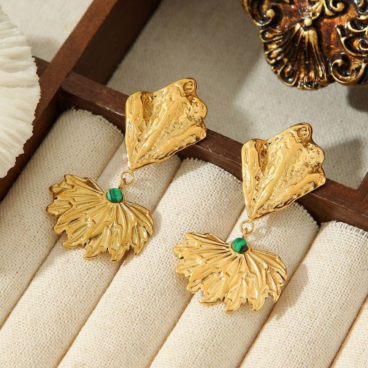 HOLLOW EARRINGS BUTTERFLY LEAF TEMPERAMENT EARRINGS