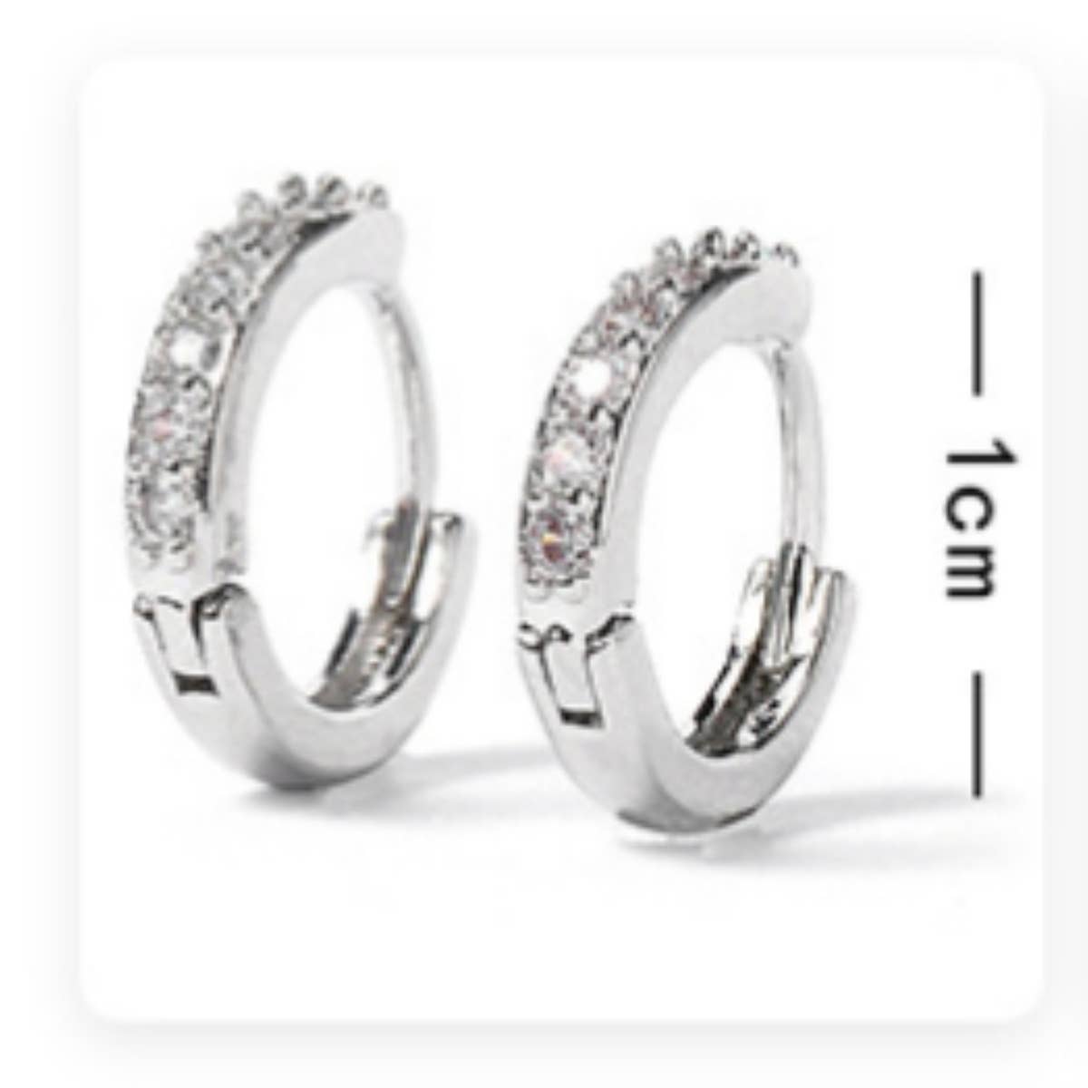 CWMM3002_SINGLE ROW DIAMOND EARRINGS TWO STUD EARRINGS