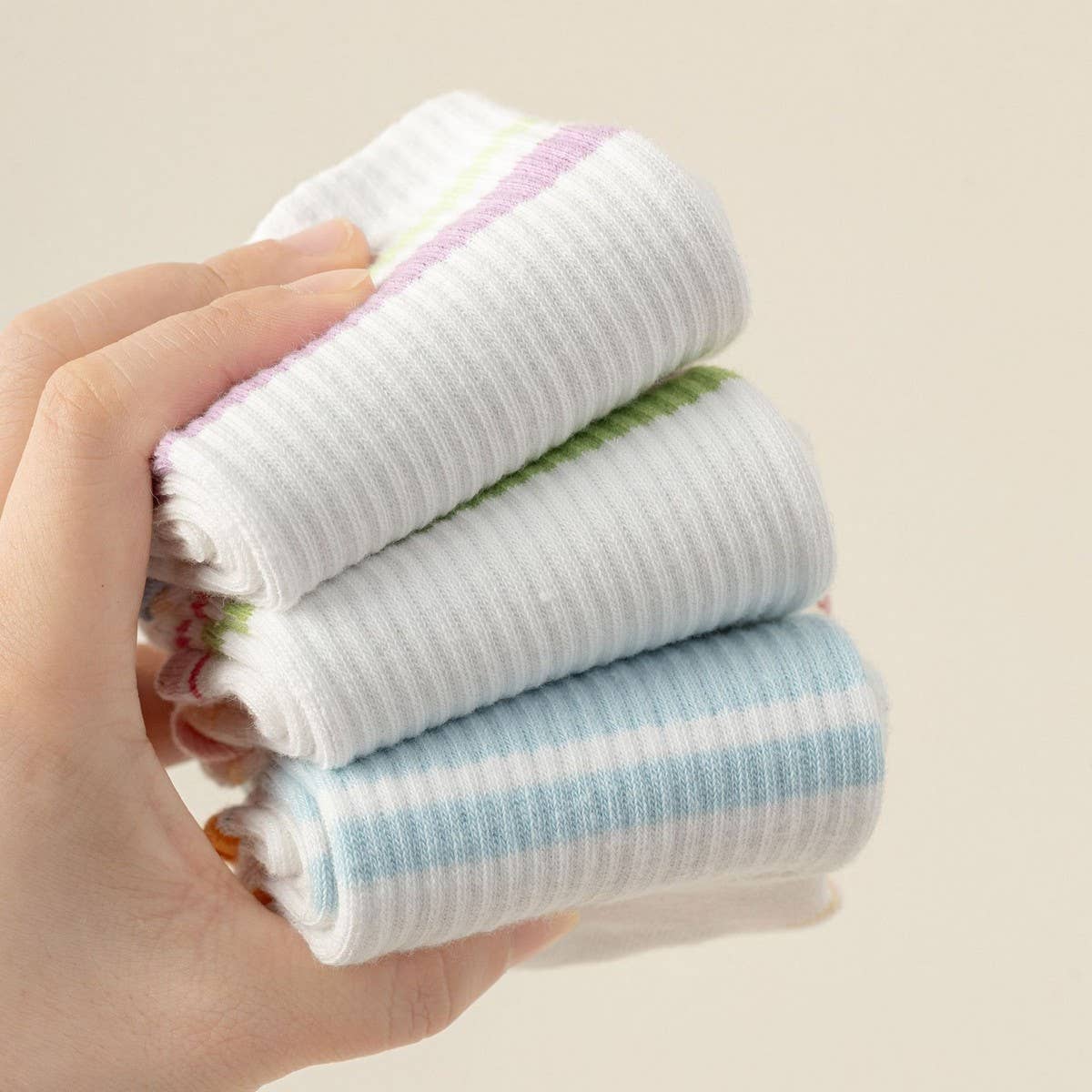 SPORTS NON-SLIP COLOR MATCHING YOGA MID-TUBE SOCKS_CWMS1359