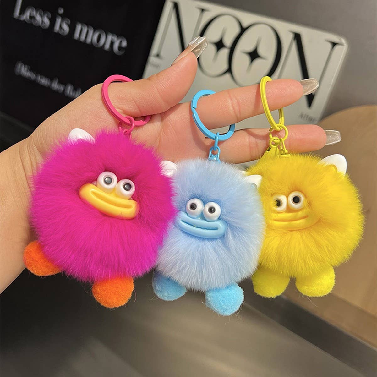 BIG MOUTH SMALL BRIQUETTE CAR KEYCHAIN PENDANT_CWMM2509