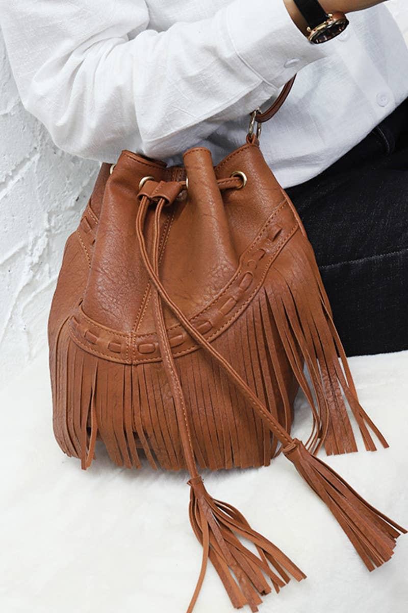 CWAB1570_Leisure drawstring tassel bucket shoulder bag