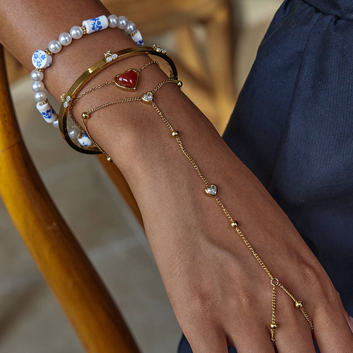 Classic 18K Gold Round White Zircon Open Bangle