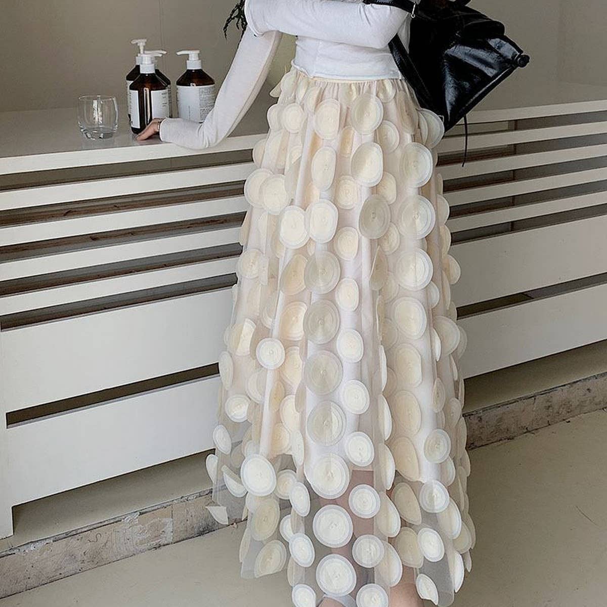 THREE-DIMENSIONAL FLORAL TULLE MESH SKIRT