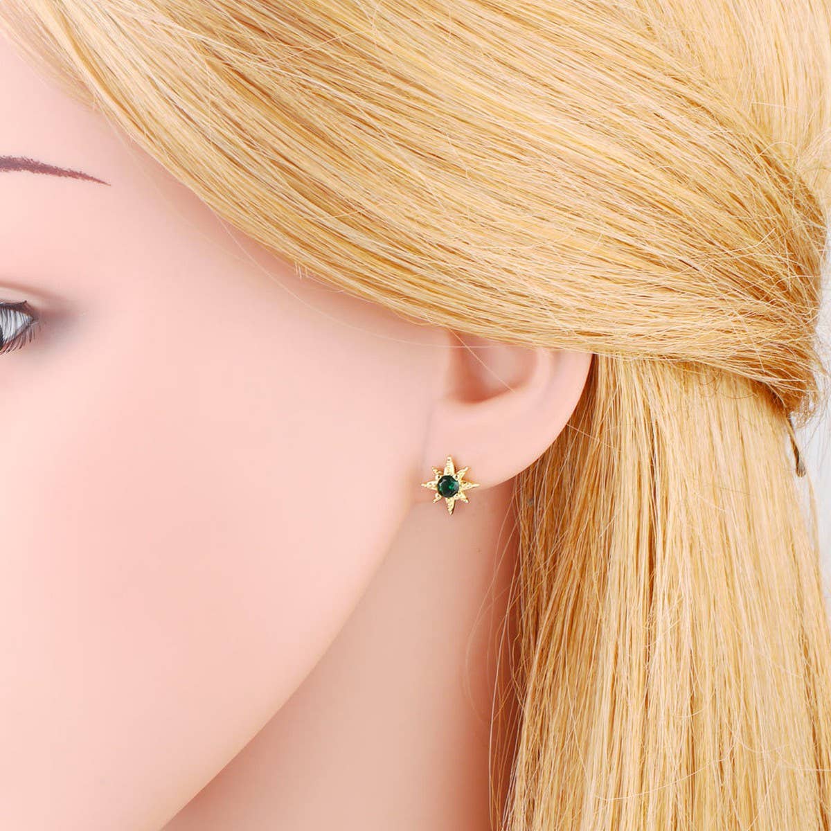 MINIMALIST STAR STUDDED DIAMOND EARRINGS