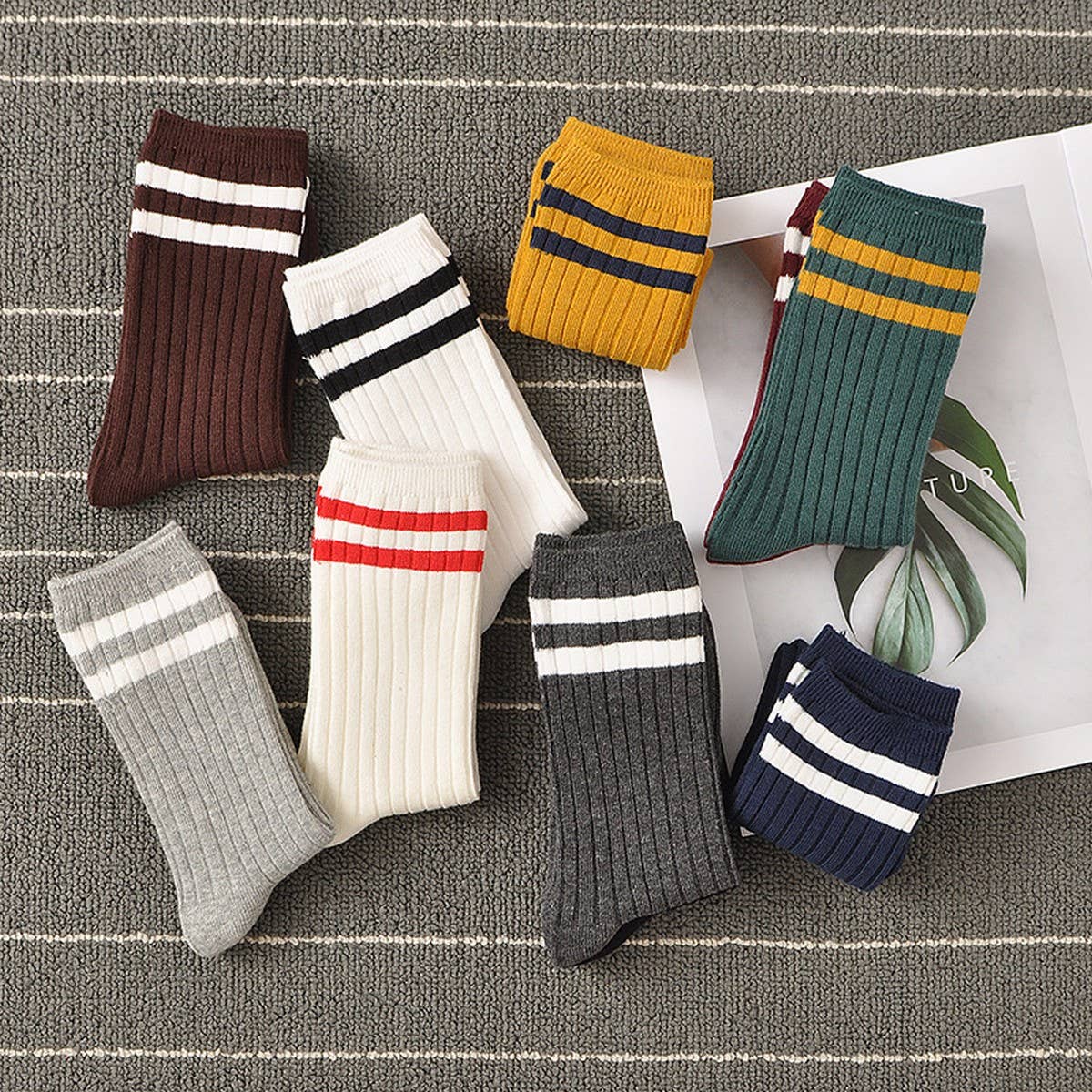 WO-STRIPED PREPPY MID-LENGTH SOCKS