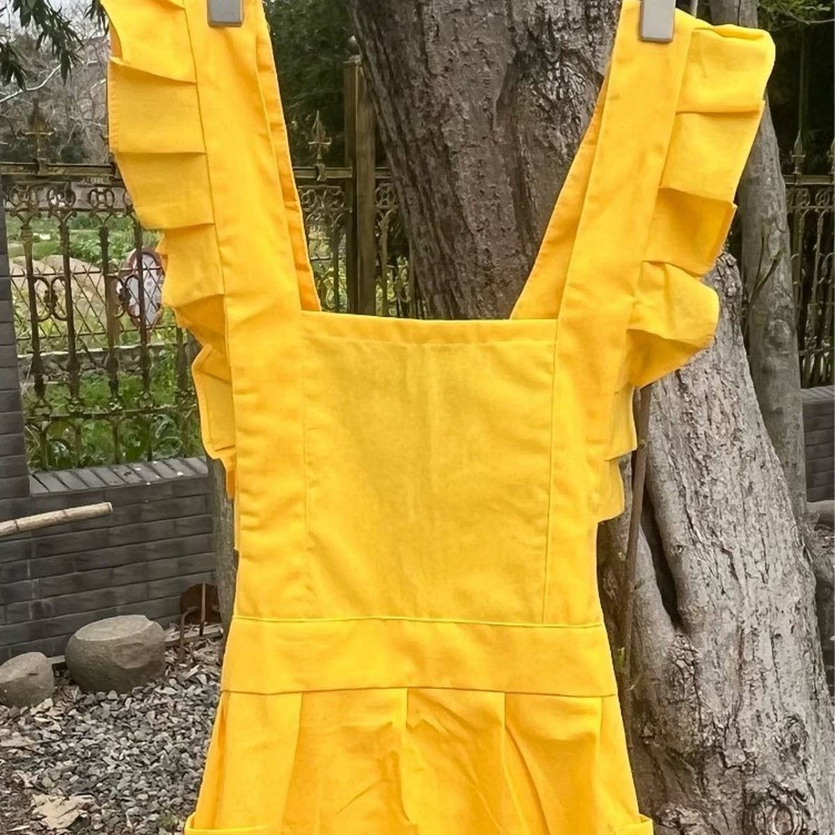 WATERPROOF AND FRESH RUFFLED STRAP CROSS APRON