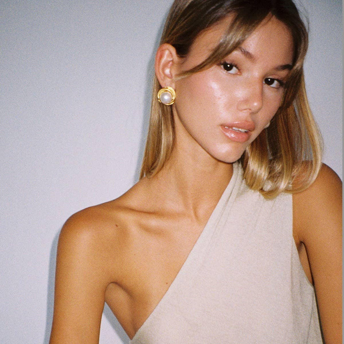 PREMIUM 18K GOLD STAINLESS STEEL PEARL EARRINGS_CWASC1651