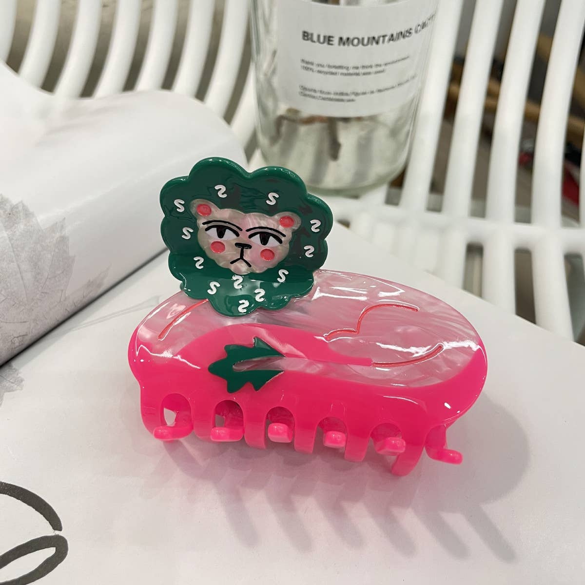 CWAHA4507_INS ALIEN LION ALOE VERA VASE HAIR CLIP