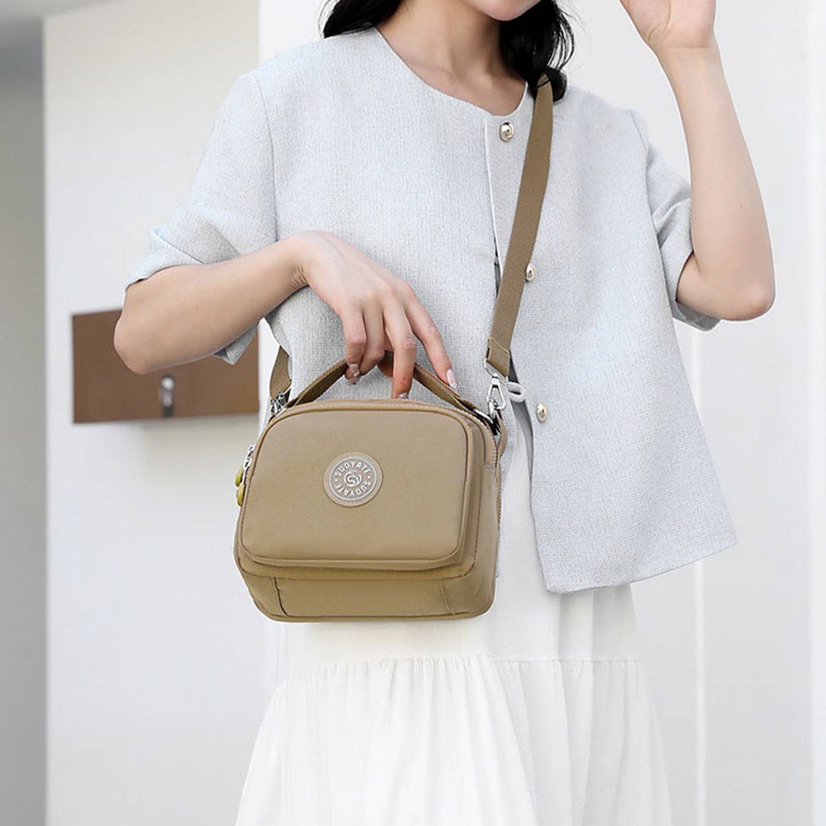 LIGHTWEIGHT NYLON SIMPLE SHOULDER MESSENGER BAG_CWAB3447