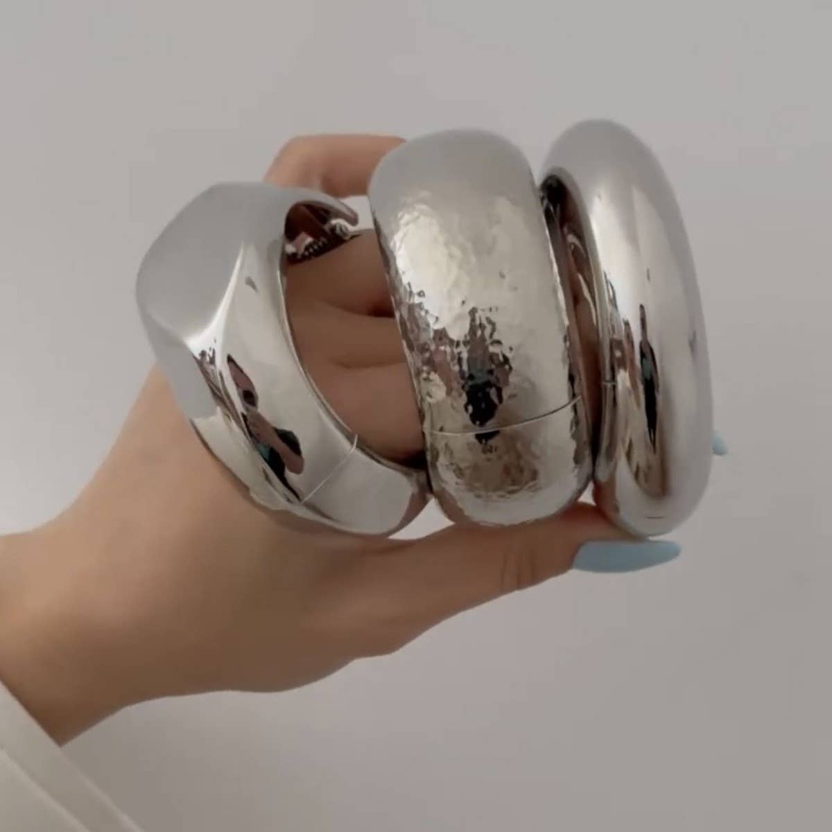 Hip-Hop Glossy Spring Cuff Bracelet for Womens