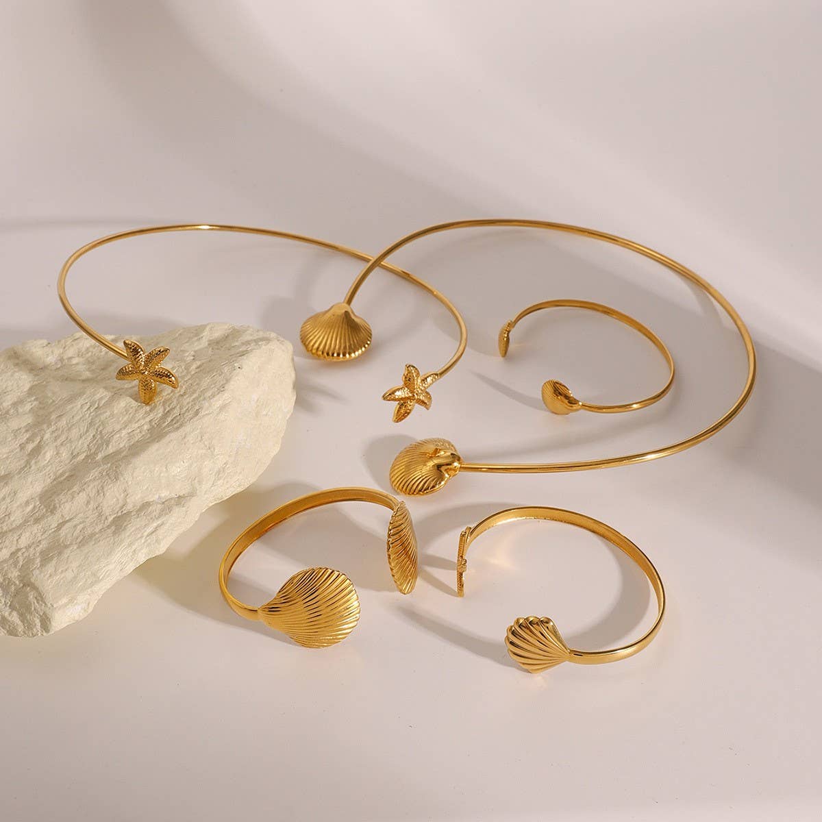 18K Gold Seashell Open Cuff, Vintage Style_CWAJE4664