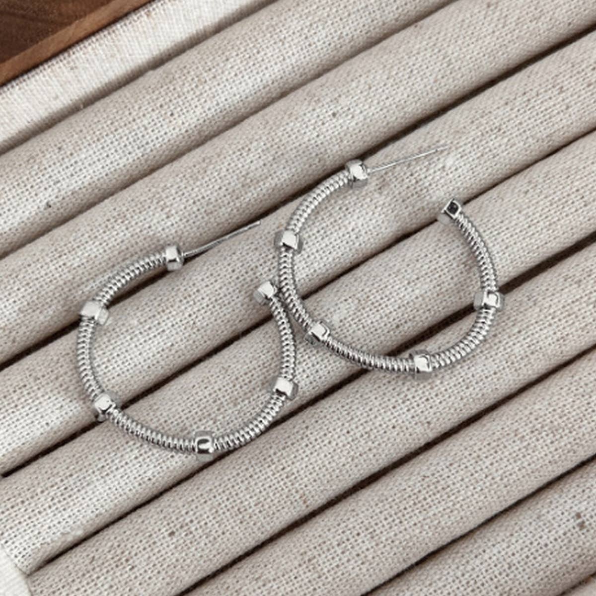 PERSONALIZED SCREW CAP, CURVED EARRINGS_CWAJE1453