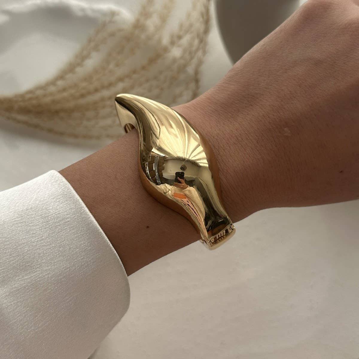 FASHIONABLE HIGH-GRADE ALLOY OPEN BRACELET